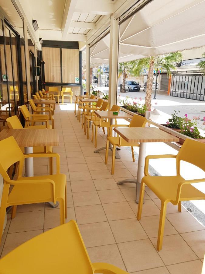 Hotel La Plage Cattolica Kültér fotó