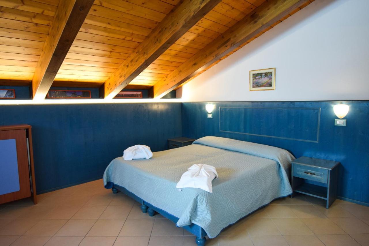 Hotel La Plage Cattolica Kültér fotó