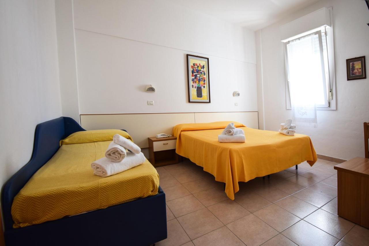 Hotel La Plage Cattolica Kültér fotó