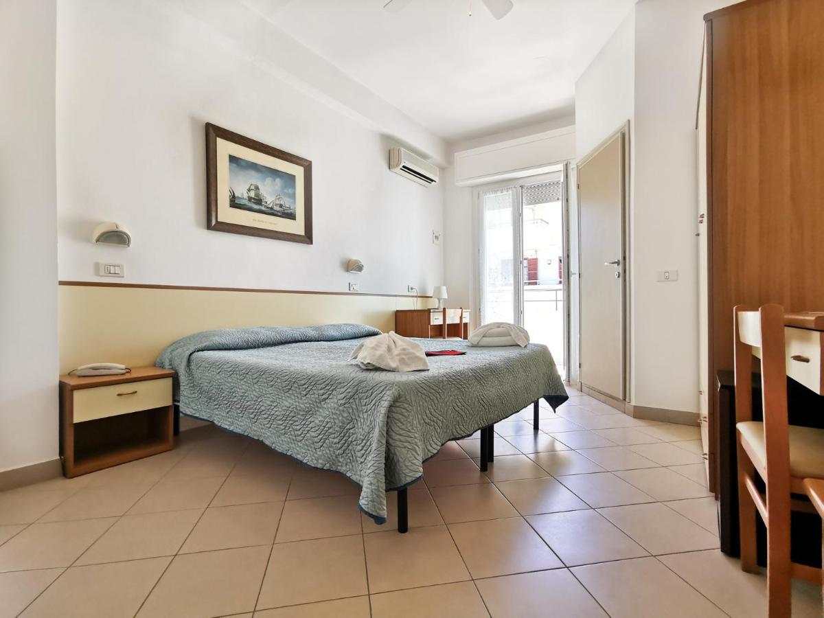 Hotel La Plage Cattolica Kültér fotó