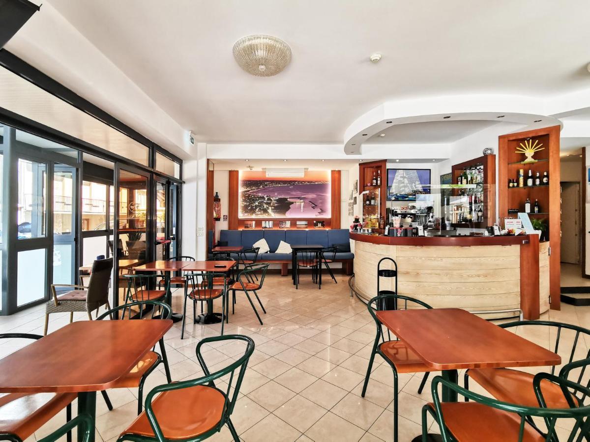 Hotel La Plage Cattolica Kültér fotó