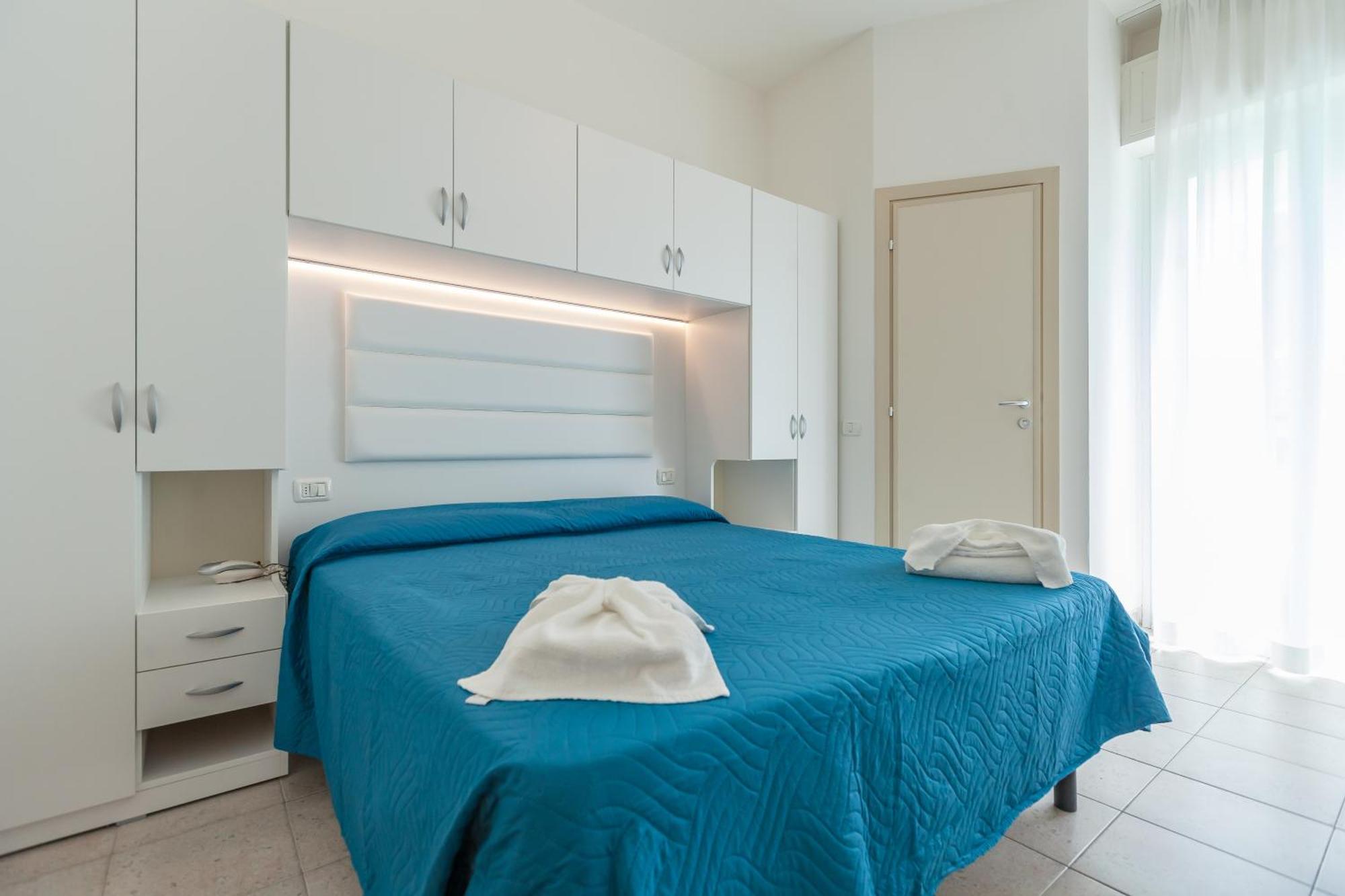 Hotel La Plage Cattolica Kültér fotó