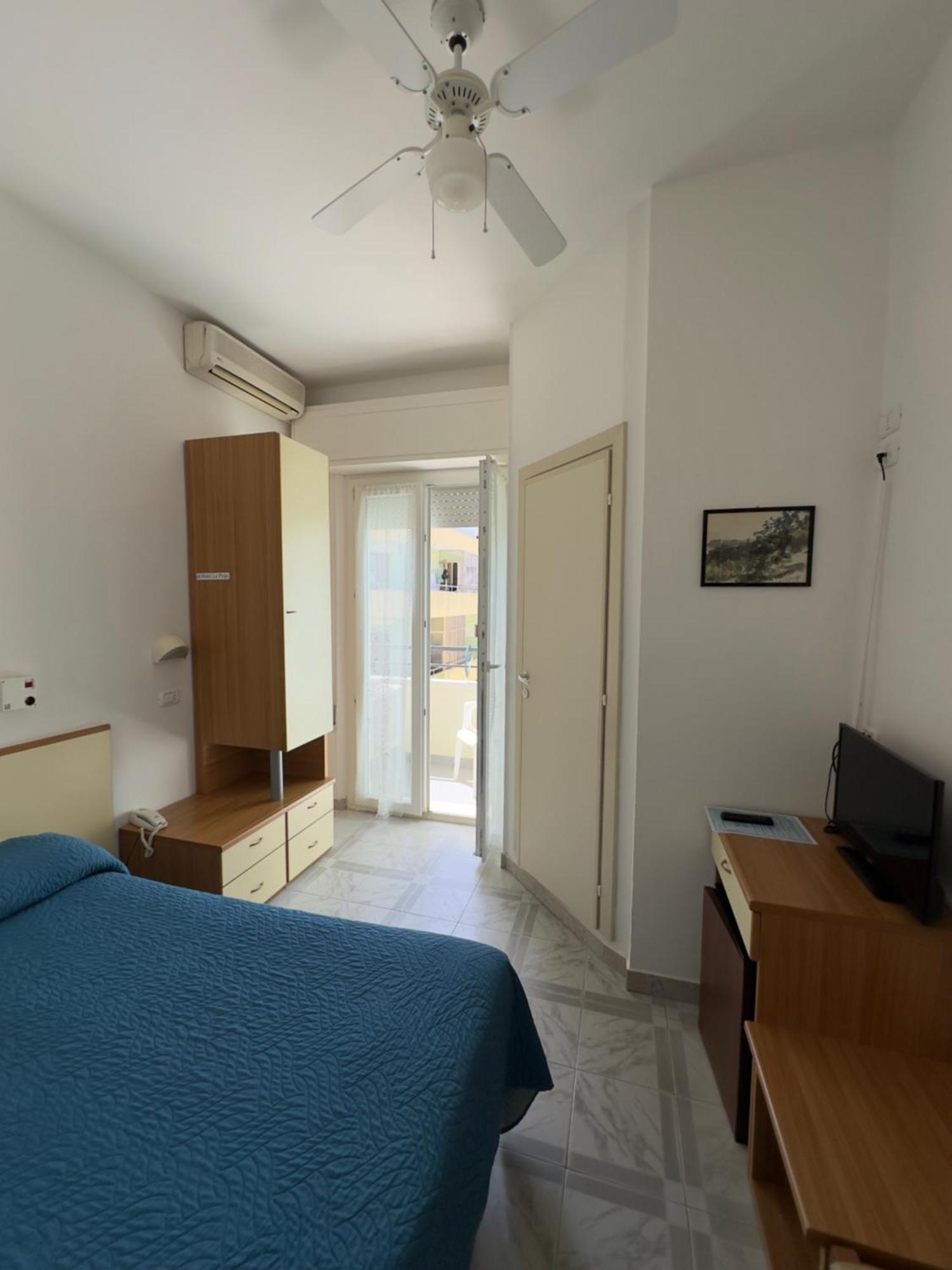 Hotel La Plage Cattolica Kültér fotó