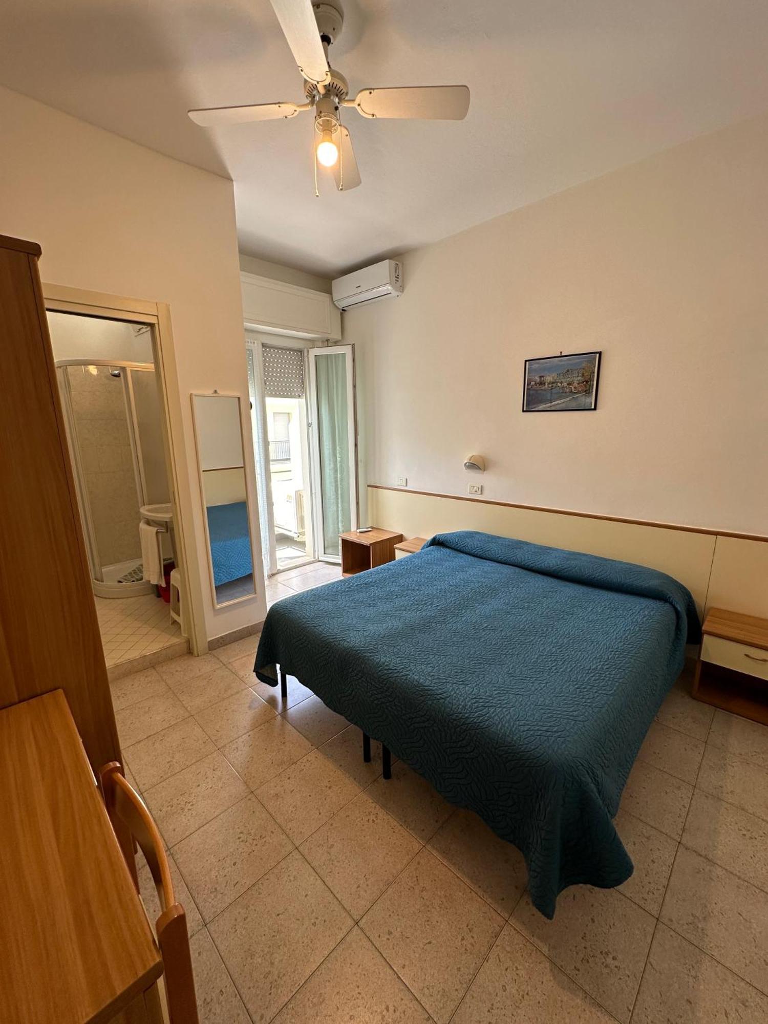 Hotel La Plage Cattolica Kültér fotó